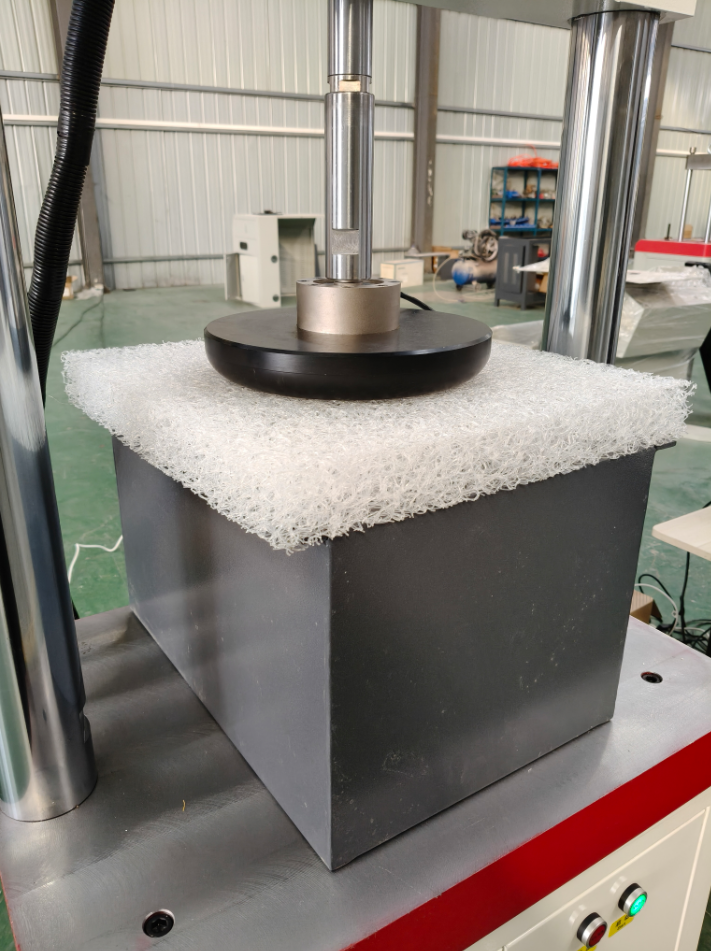 客户订购的床垫疲劳试验机已调试好待发货