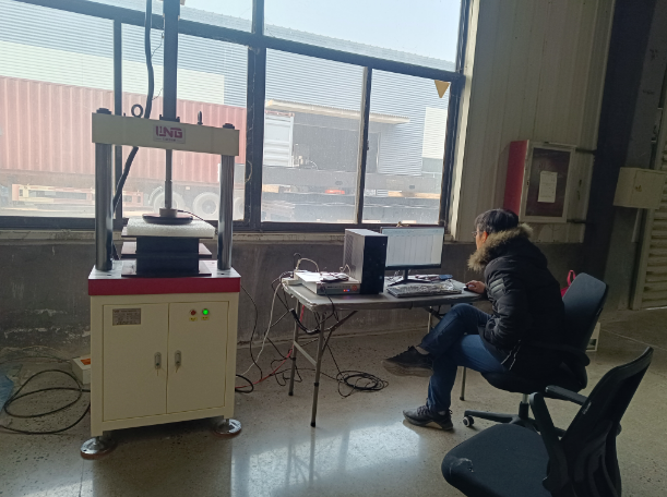 电子式电缸床垫疲劳试验机已完成调试工作